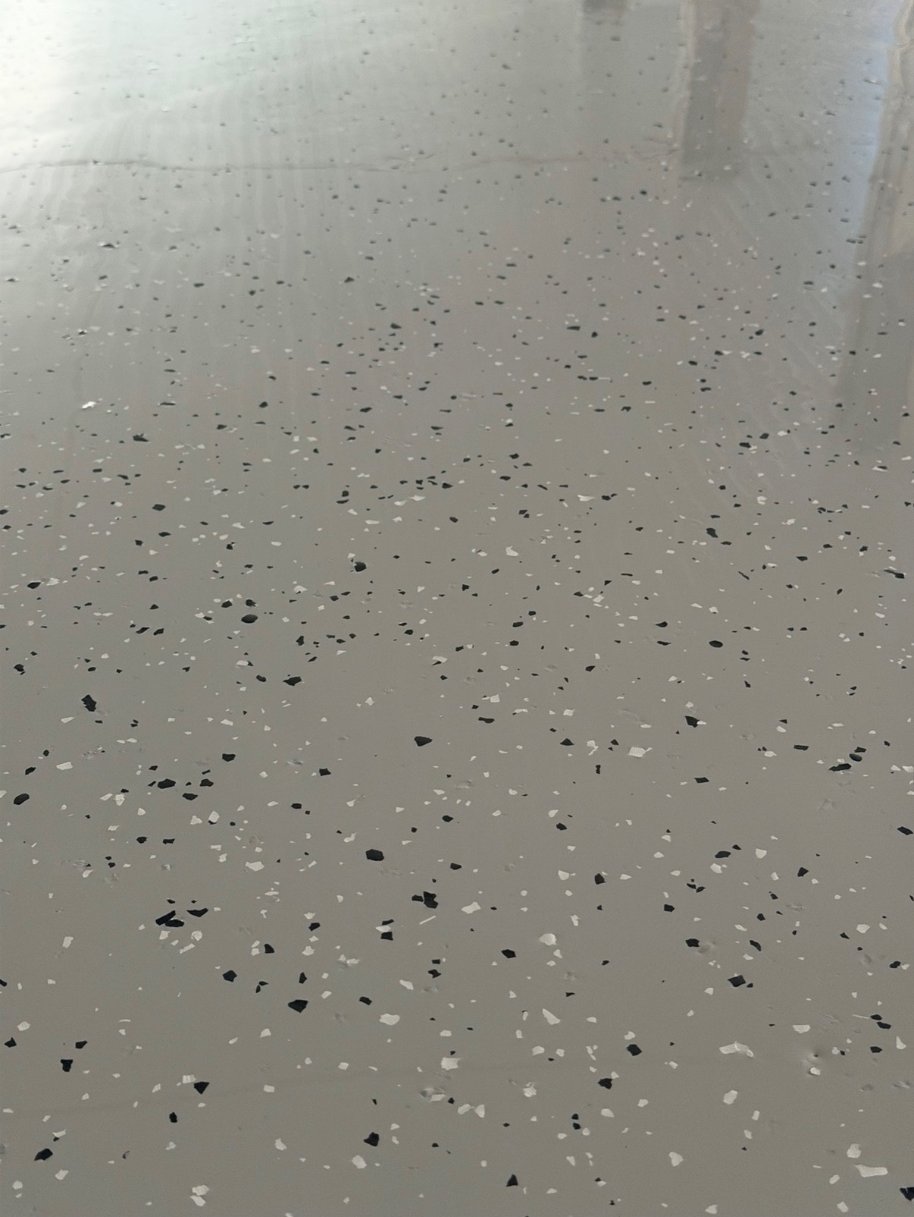Detail – Farbchips grau / schwarz / weiß